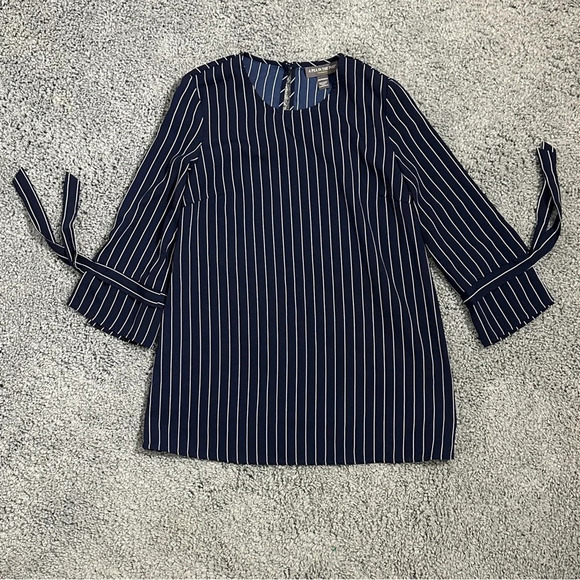 A Pea in the Pod navy striped maternity top, size XS, nautical, spring - Picture 5 of 7